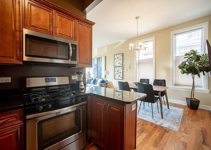 Getaway In The Heart Of Pilsen Chicago