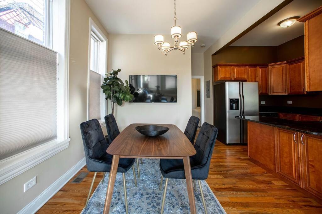 Getaway In The Heart Of Pilsen Chicago